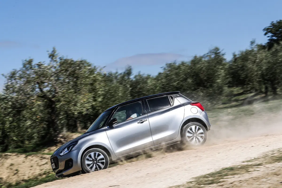 Suzuki Swift Allgrip Hybrid. 4WD per tutti i giorni  (4)
