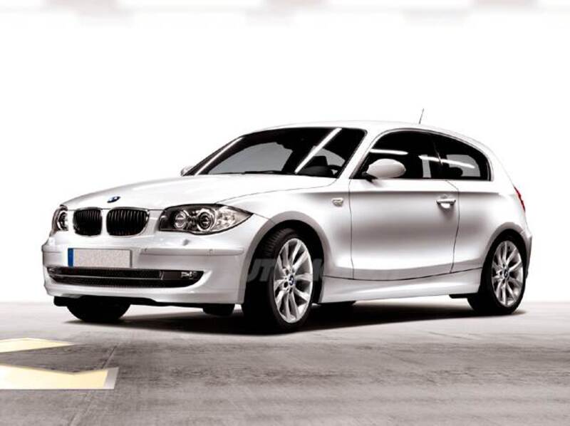 BMW Serie 1 118i cat 3 porte Attiva