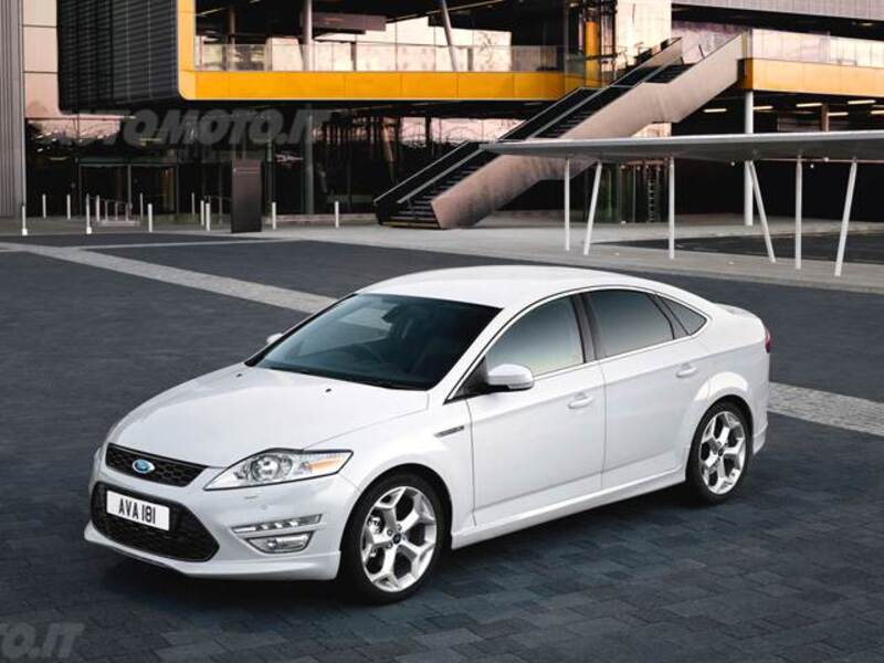 Ford Mondeo 2.0 EcoBoost 240 CV 4 porte Titanium