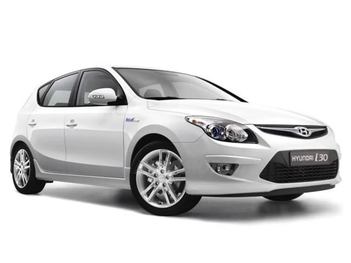 Hyundai i30 1.6 CRDi 128CV 6m Confort (2)