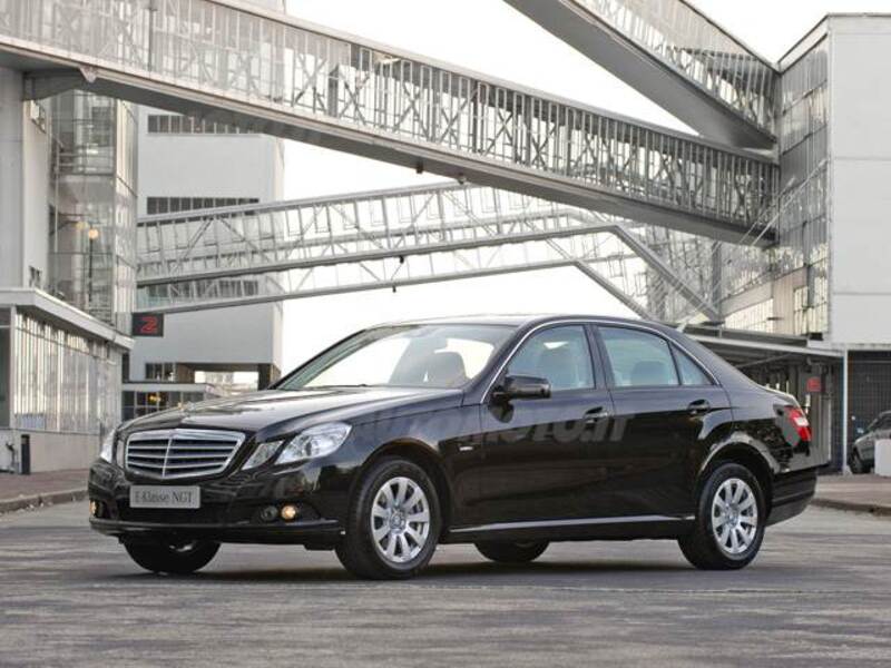 Mercedes-Benz Classe E 200 NGT BlueEFFICIENCY Avantgarde