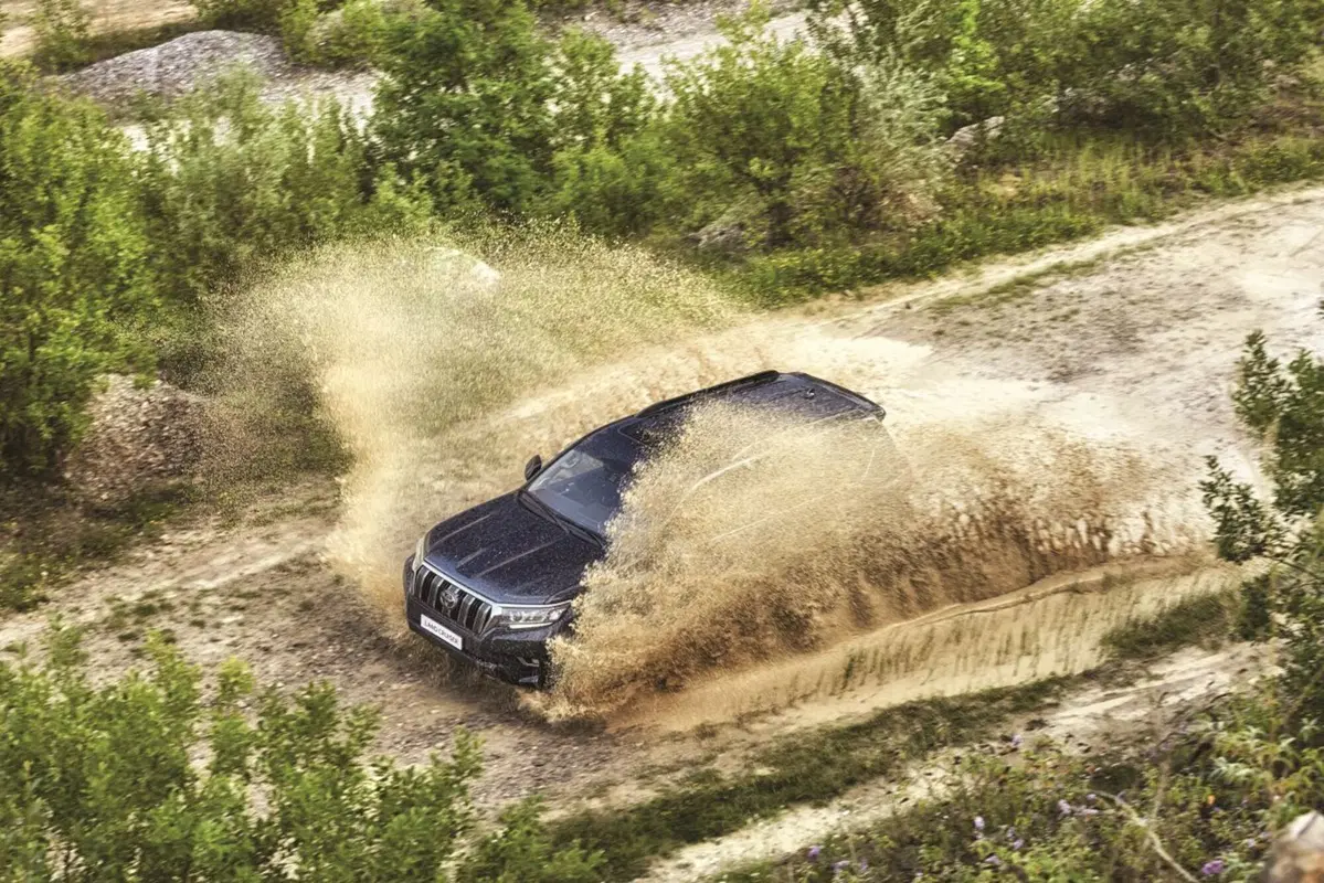 Toyota Land Cruiser 2018, debutta il nuovo offroad (9)