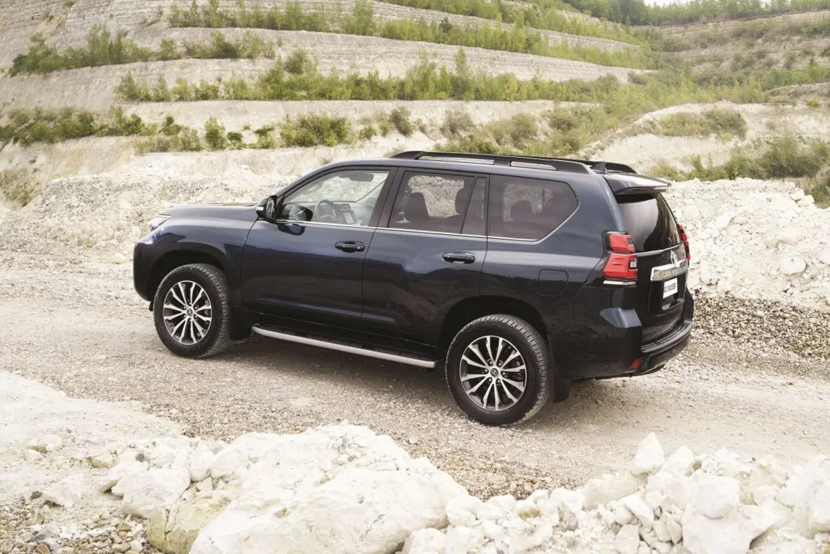 Toyota Land Cruiser 2018, debutta il nuovo offroad (17)