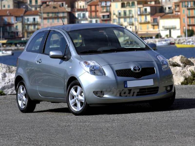 Toyota Yaris 1.0 3 porte Now 