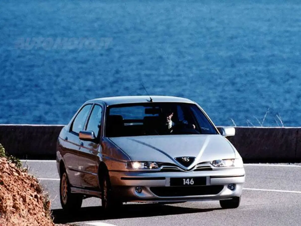 Alfa Romeo 146 1.8i 16V Twin Spark cat L