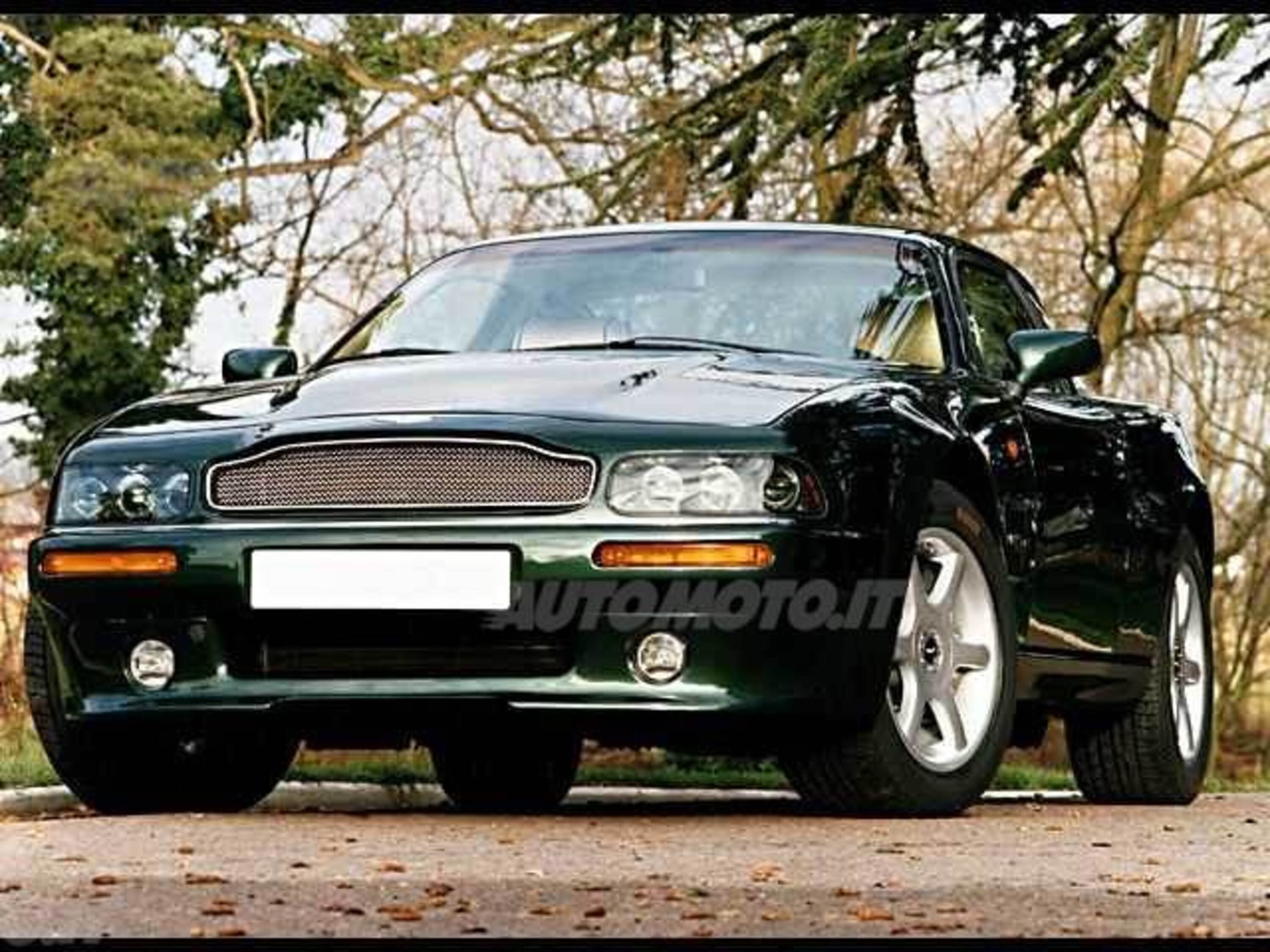 Aston Martin Coupé V8 (1996-01)