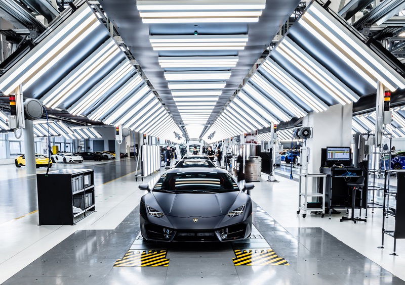 Lamborghini, la fabbrica di Sant&#039;Agata Bolognese raddoppia per la Urus