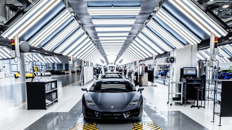 Lamborghini, la fabbrica di Sant&#039;Agata Bolognese raddoppia per la Urus