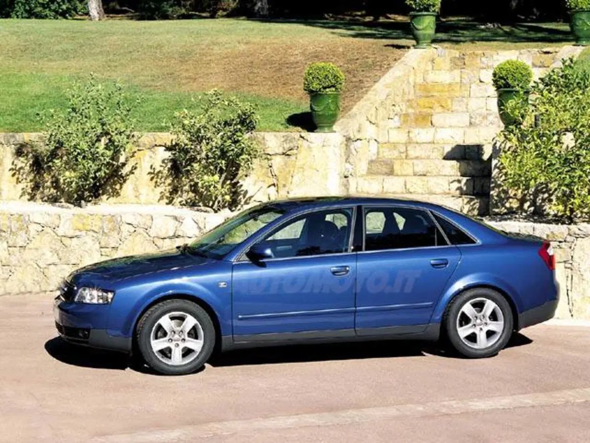 Audi A4 2.0 16V FSI cat