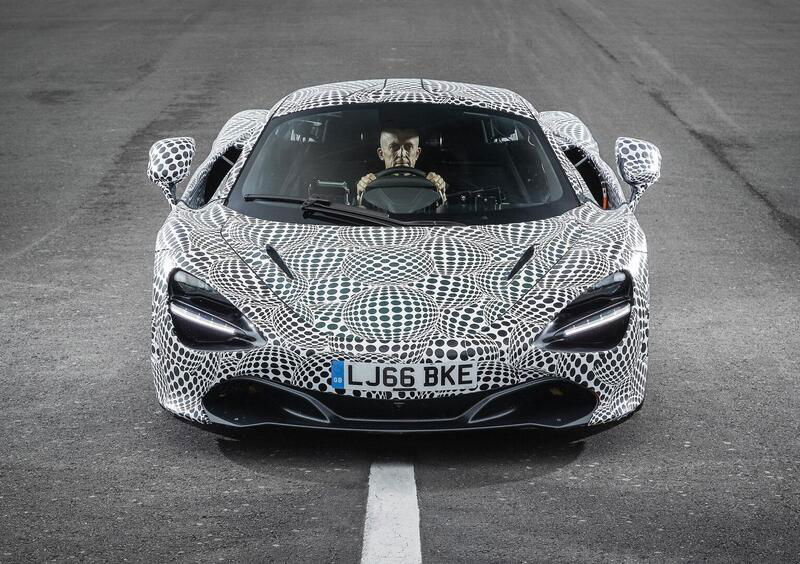 McLaren, la &ldquo;hypercar&rdquo; BP23 anche in versione da pista