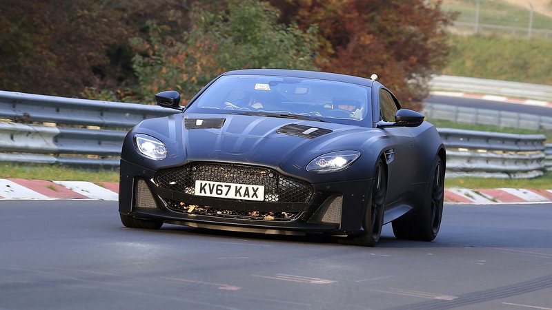 Aston Martin Vanquish, test per la prossima generazione 