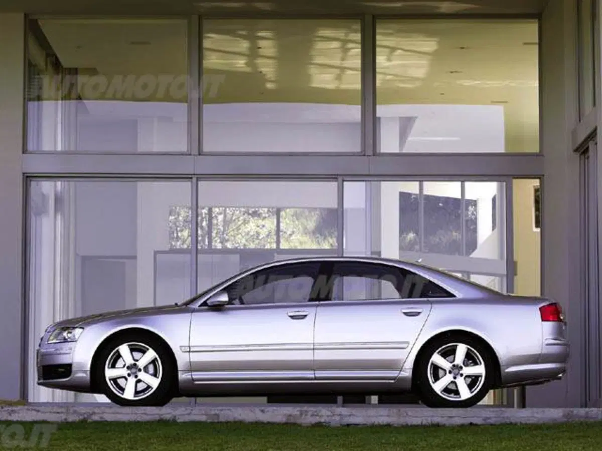 Audi A8 3.7 V8 cat quattro tiptronic