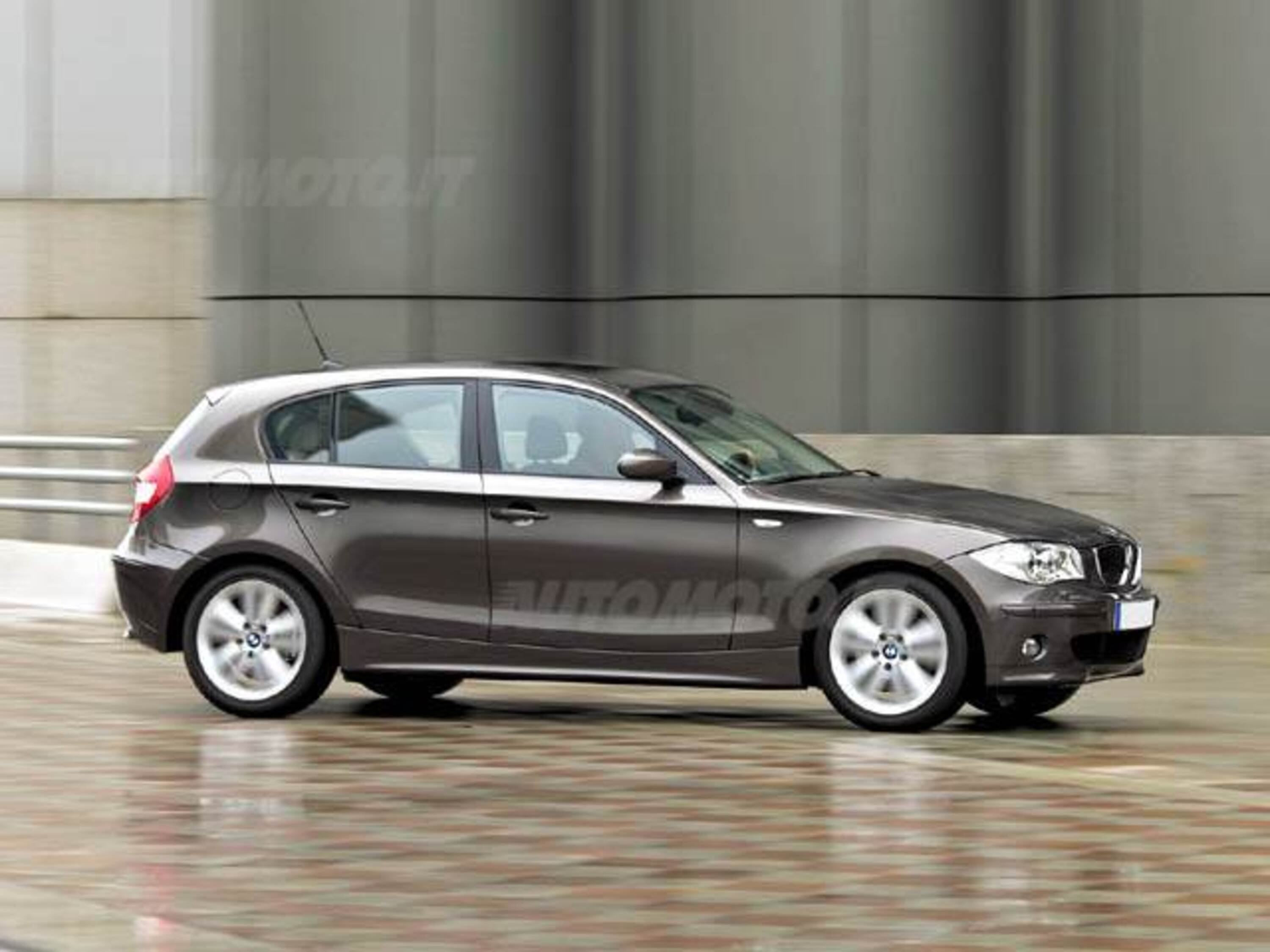 BMW Serie 1 120d cat 5 porte Futura: prezzo e scheda tecnica 