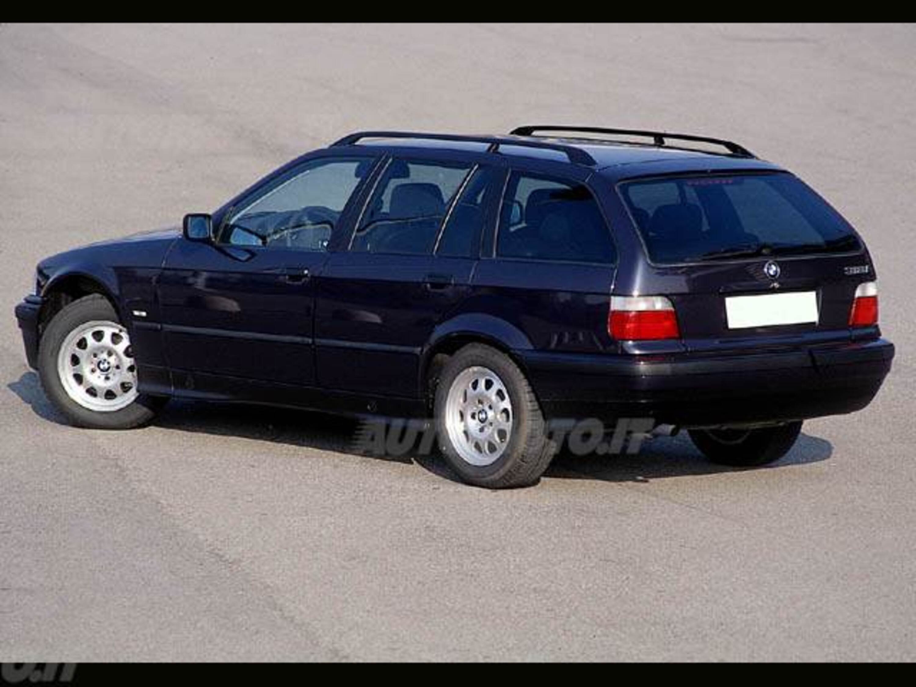 BMW Serie 3 Touring 318i cat  people