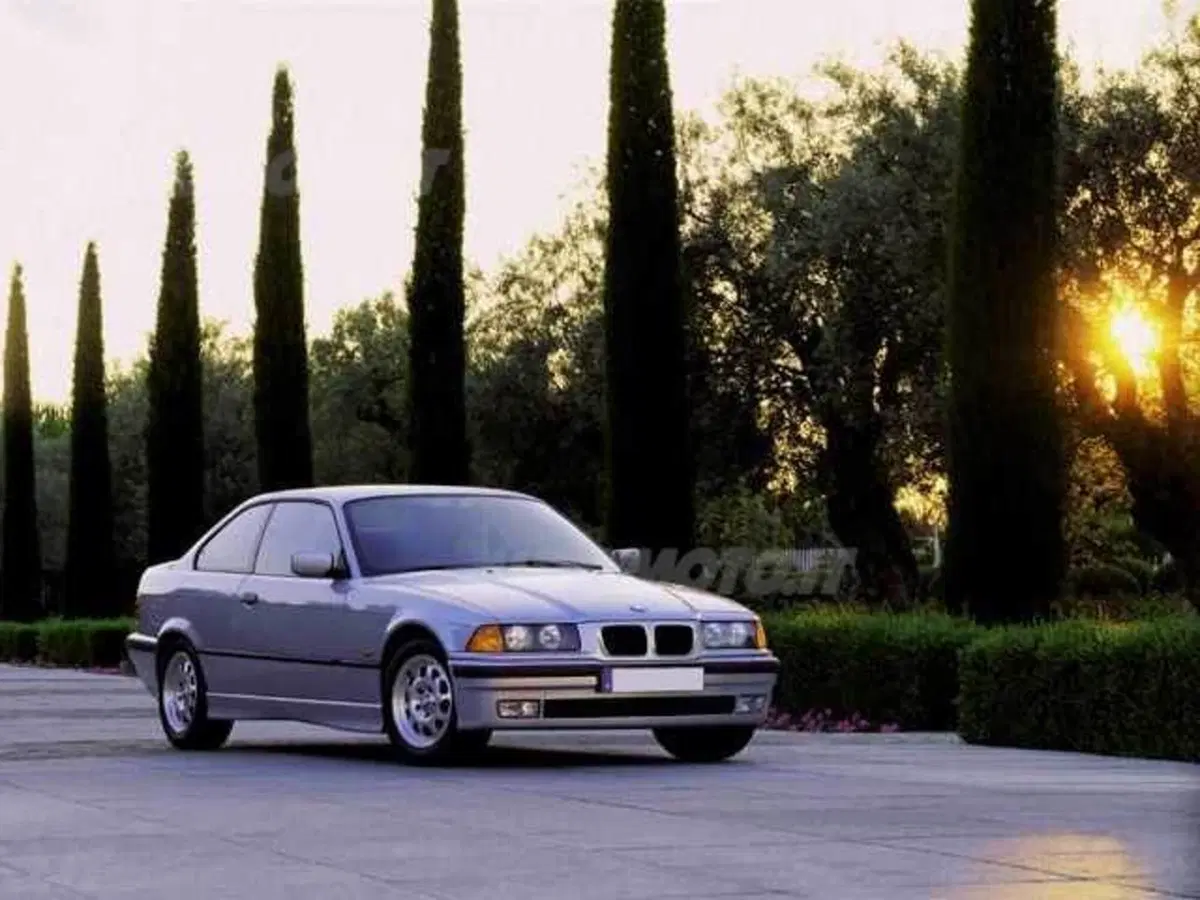 BMW Serie 3 Coupé 318is 1.9 16V cat  Composit