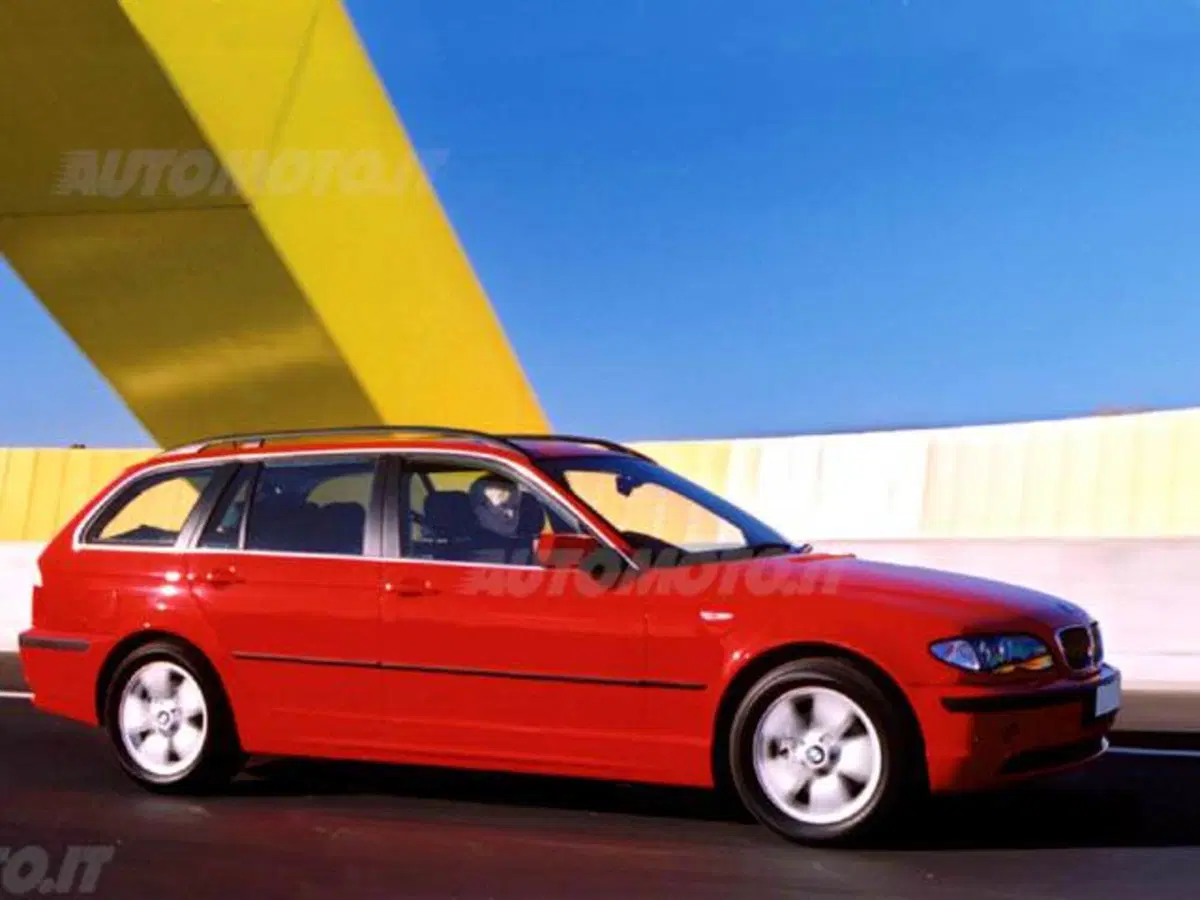 BMW Serie 3 Touring 330d turbodiesel cat  Attiva