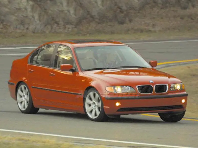 BMW Serie 3 330i cat 4 porte Futura