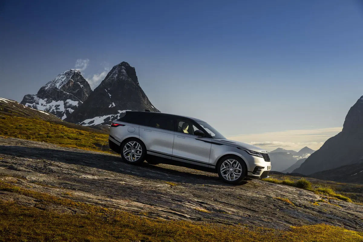 Land Rover Range Rover Velar 3.0D V6 275 CV R-Dynamic SE (45)