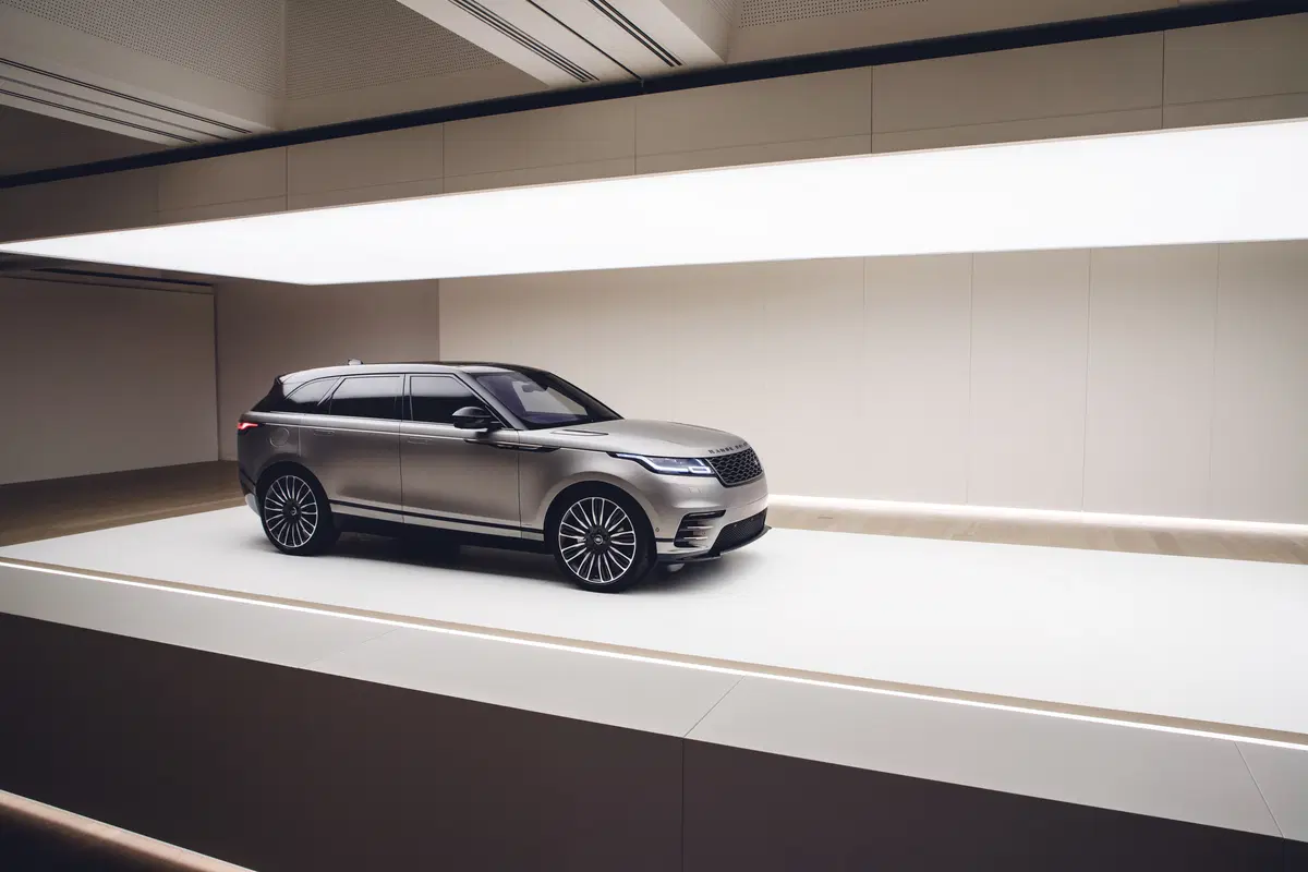 Land Rover Range Rover Velar 3.0D V6 275 CV R-Dynamic SE (50)
