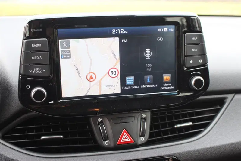 Facile e comodo da gestire l'Infotainment su display 8''