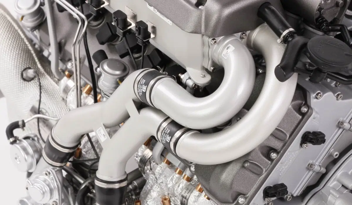 Bugatti Chiron, il motore in scala 1:4 è un capolavoro (4)