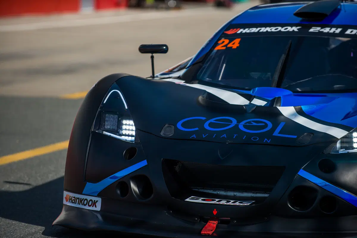 La Vortex V8 in pista (4)