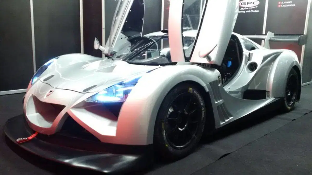 La Vortex V8 in pista (3)