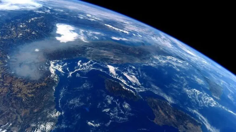 Smog visibile dallo spazio? La foto scattata dall'astronauta Nespoli