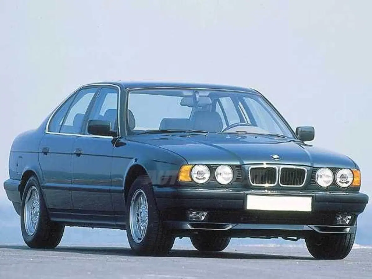 BMW Serie 5 540i V8 cat Europa