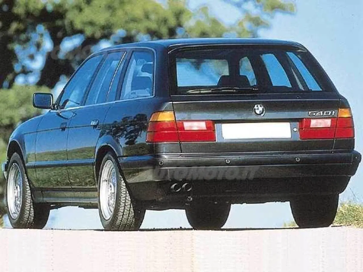 BMW Serie 5 Touring 540i V8 cat  Europa