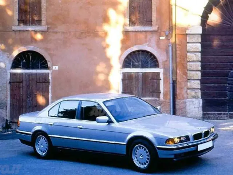 BMW Serie 7 728i 24V cat