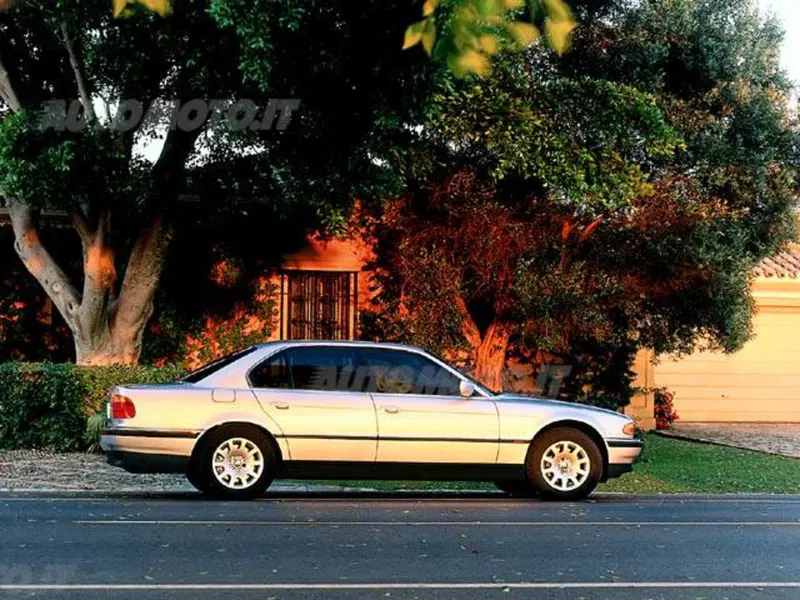BMW Serie 7 730d 24V cat