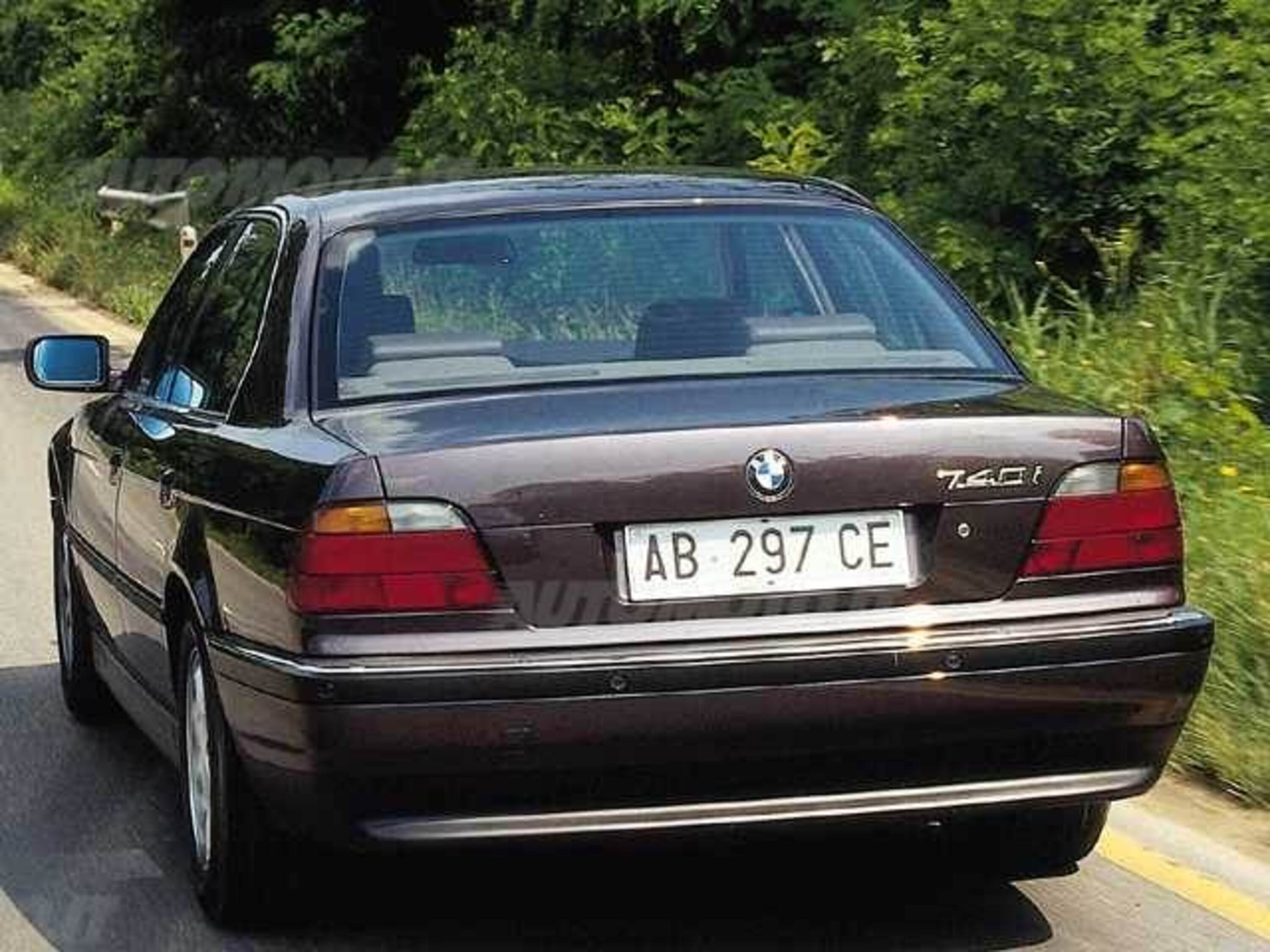 BMW Serie 7 740i cat