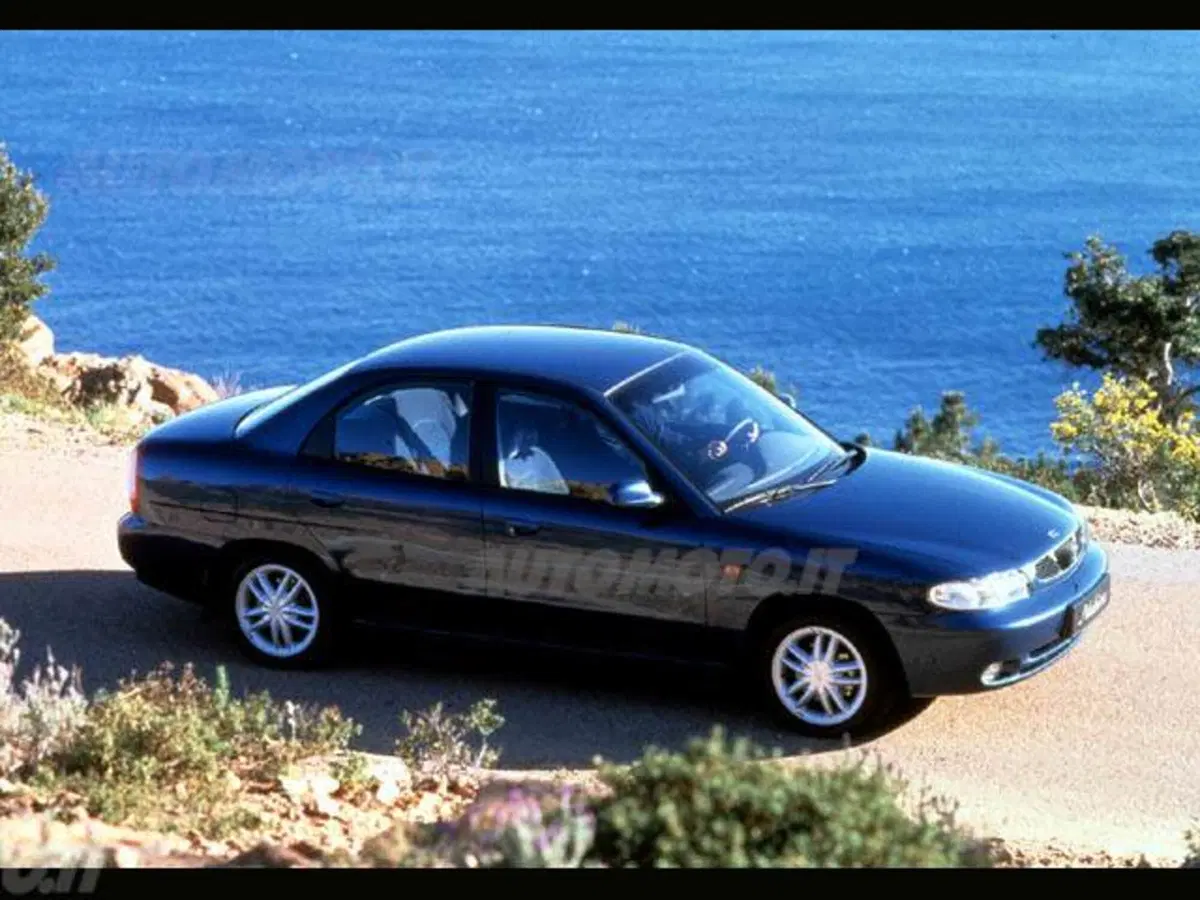 Daewoo Nubira 2.0i 16V cat 4 porte J150 CDX
