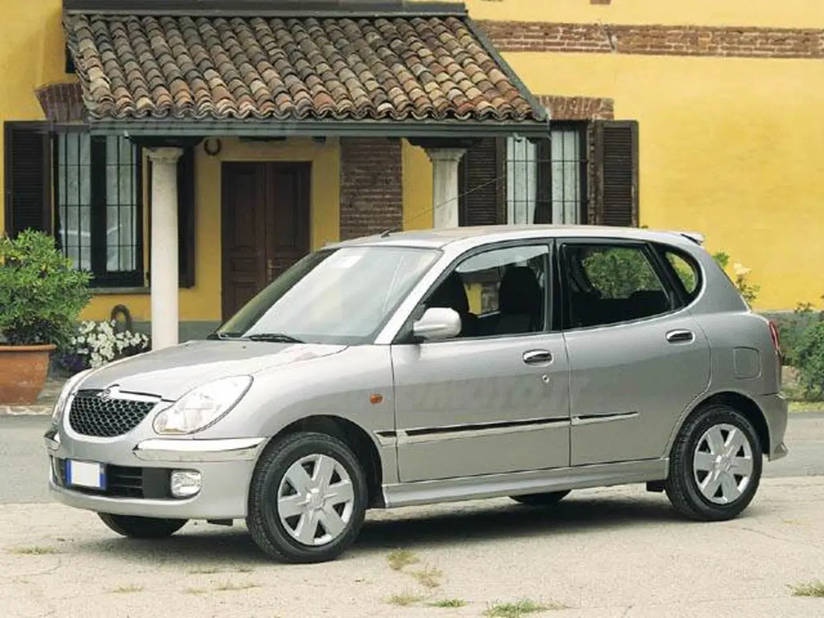 Daihatsu Sirion 1.3i 16V cat 4WD CX Seqtronic