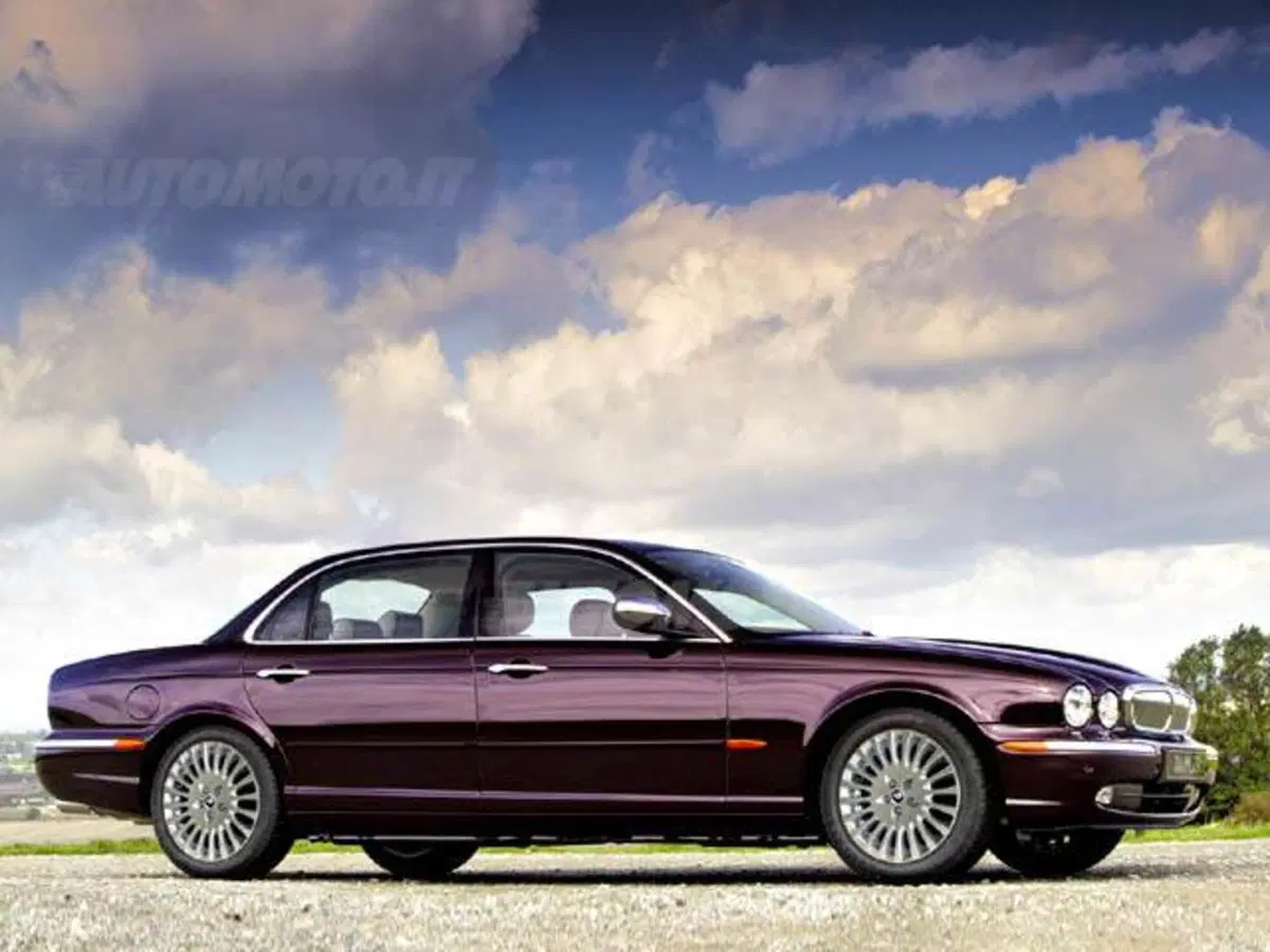 Daimler Super Eight 4.2 V8 S/C LWB