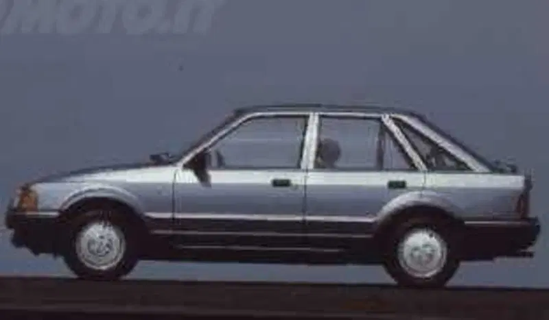 Ford Escort 1.6 5 porte Ghia