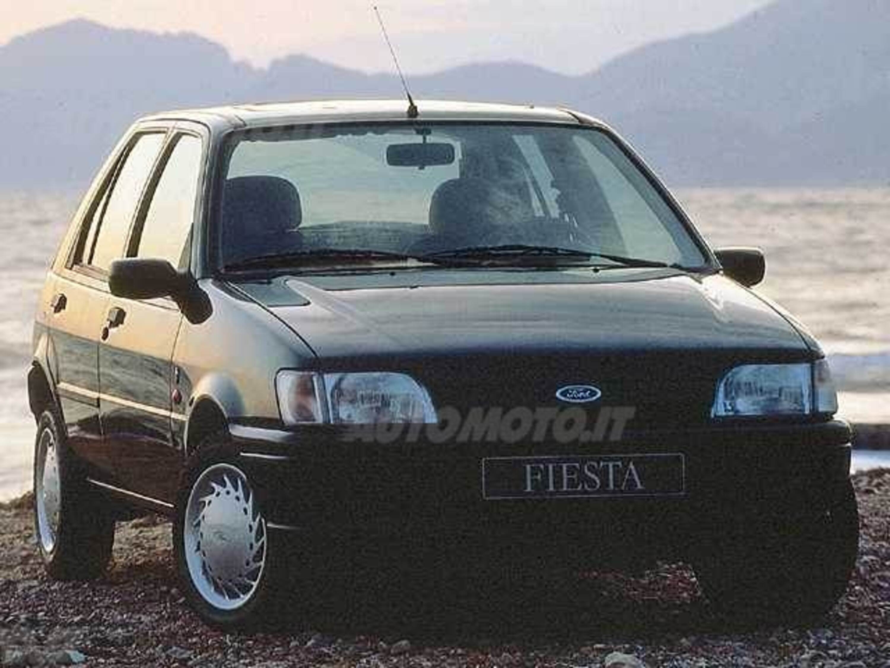 Ford Fiesta 1.1i cat 5 porte Ghia 