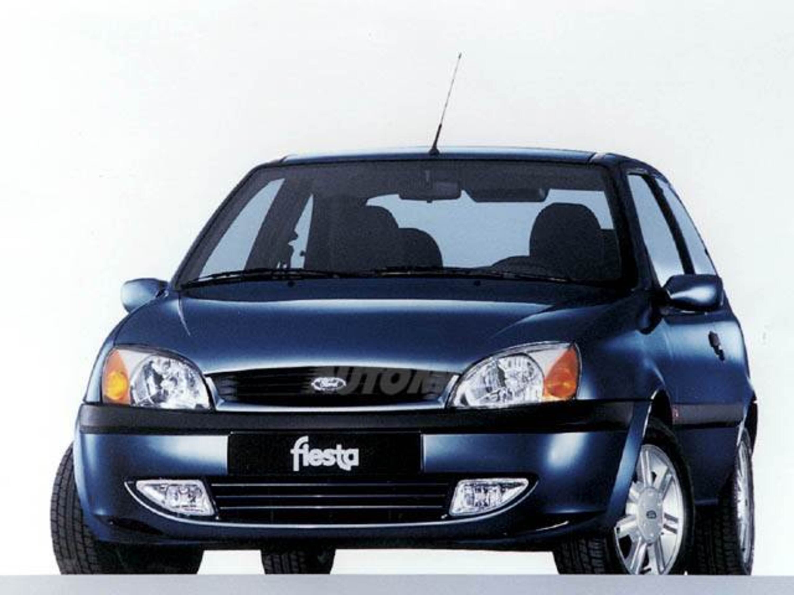 Ford Fiesta 1.2i 16V cat 3 porte Ghia 