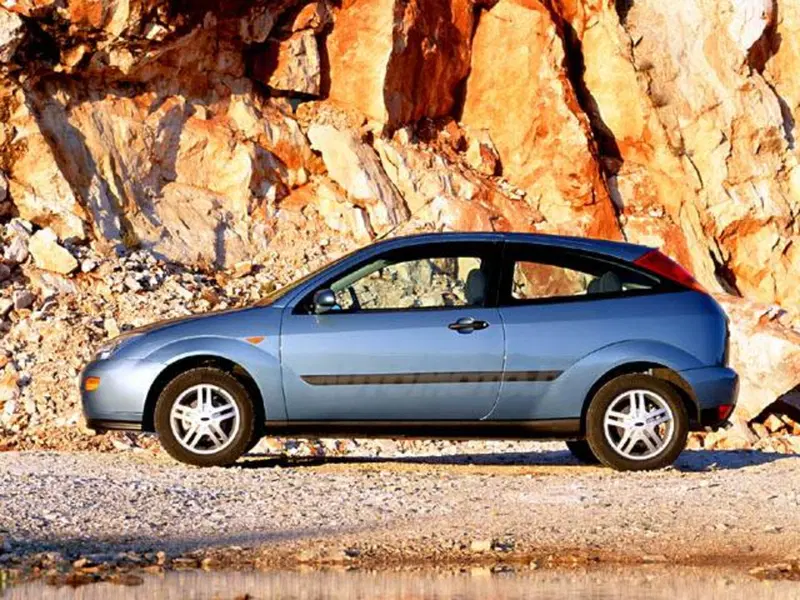 Ford Focus 1.6i 16V cat 3p. Ambiente