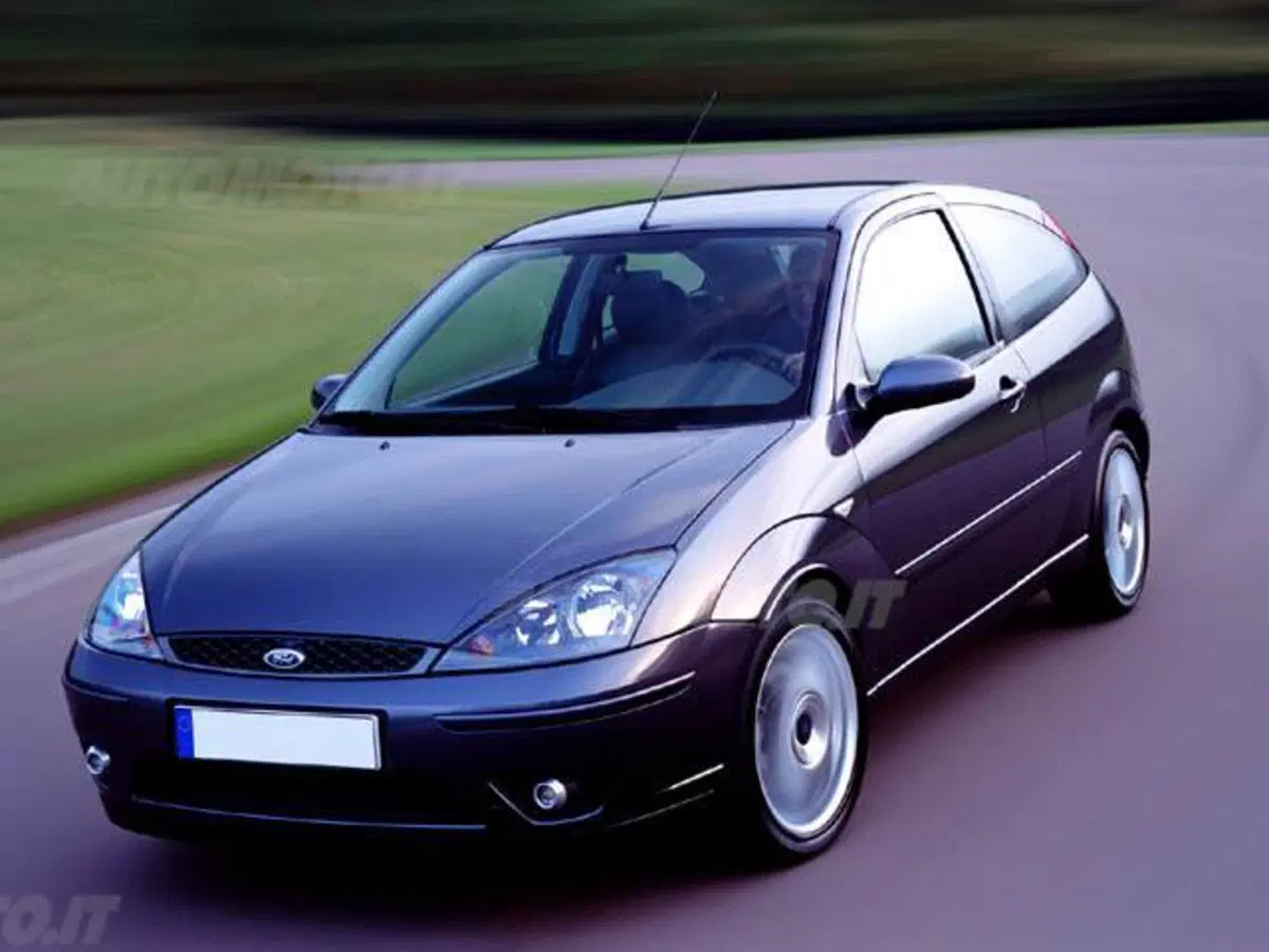 Ford Focus 2.0i 16V cat 3p. ST170