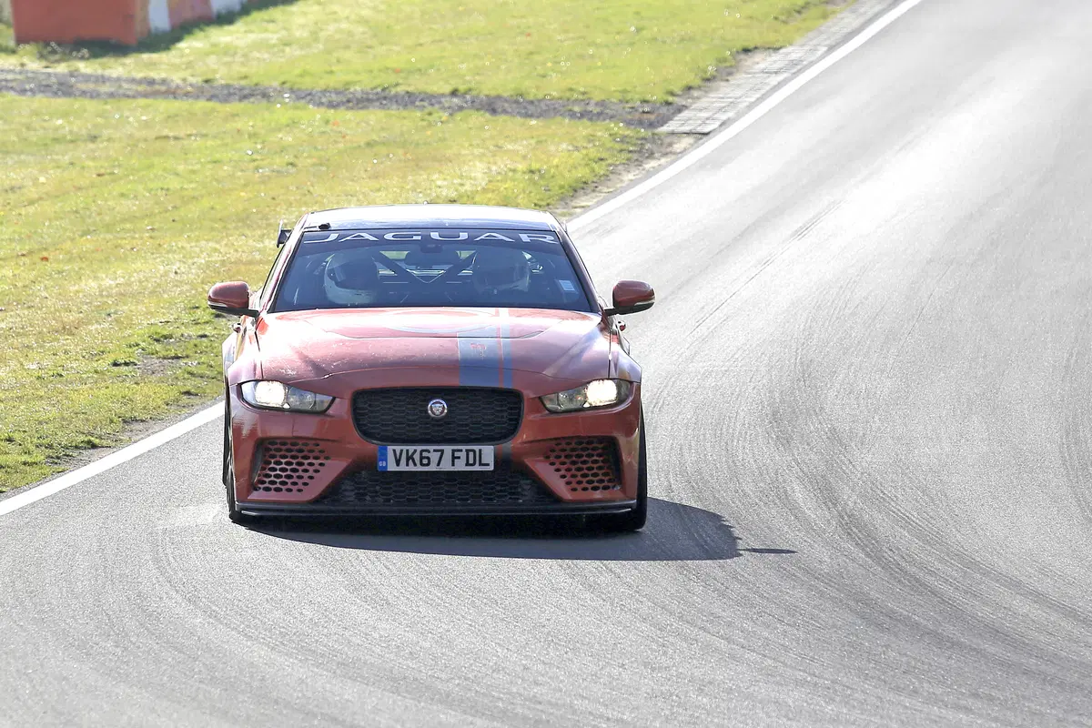Jaguar (2)
