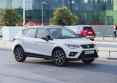 Seat Arona, la B-SUV che sfida Renault Captur e Peugeot 2008 | Video Primo test