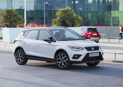 Seat Arona, la B-SUV che sfida Renault Captur e Peugeot 2008 | Video Primo test