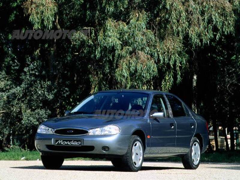 Ford Mondeo 1.6i 16V cat 5 porte Trend