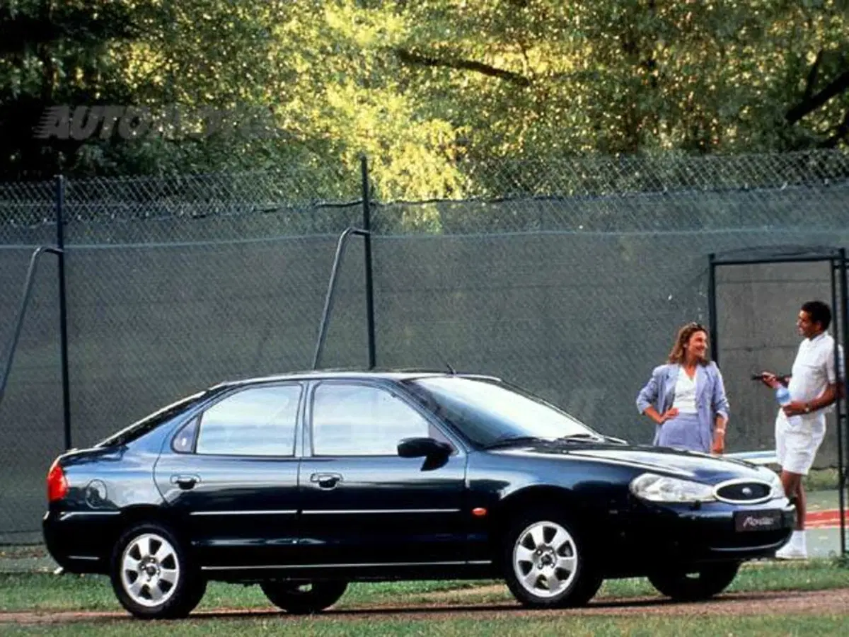 Ford Mondeo 2.5i V6 24V cat 5 porte Ghia