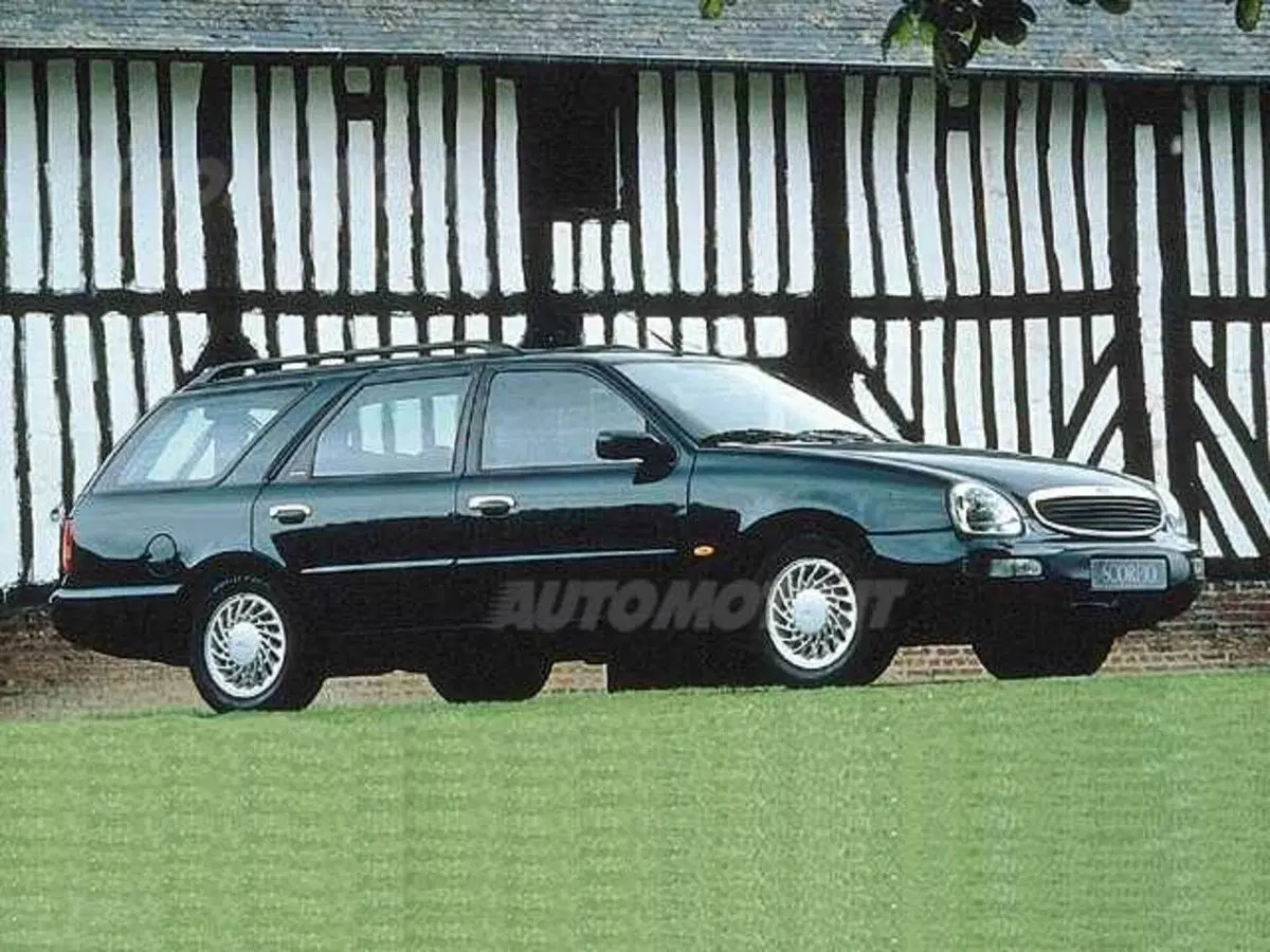 Ford Scorpio Station Wagon 2.0i 16V cat S.W. Grand Luxe