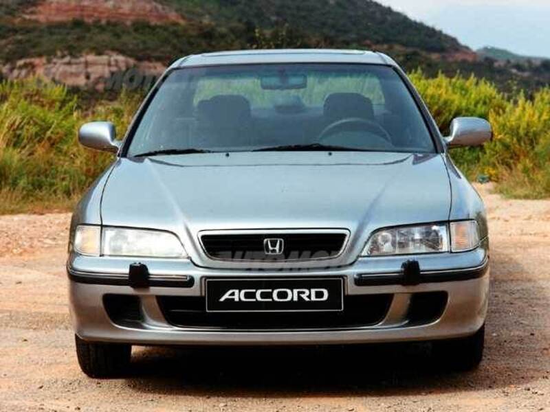 Honda Accord 2.2i 16V V-TEC cat