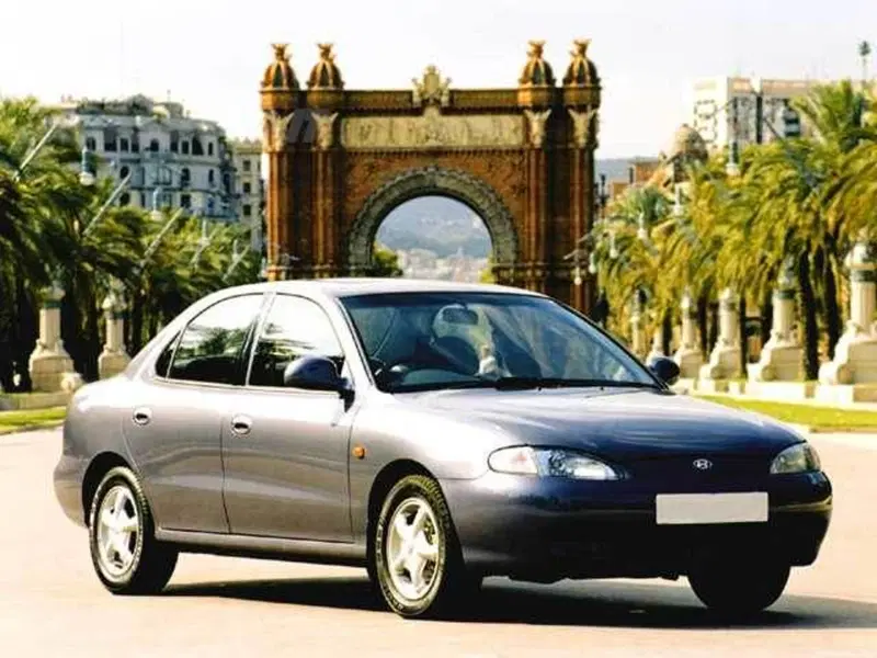 Hyundai Lantra/Elantra 1.8i 16V cat GLS Executive