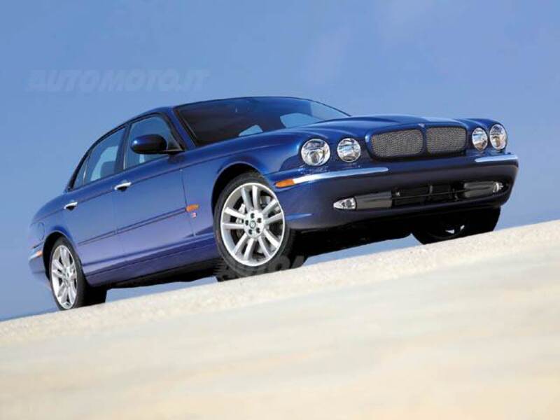 Jaguar XJ8 (2003-05)